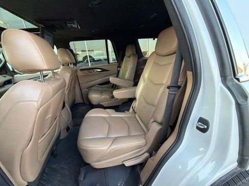Used 2020 Cadillac Escalade Platinum AWD/4WD image 19