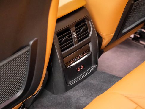 Used 2023 BMW i4 eDrive35 w/ Premium Package image 17