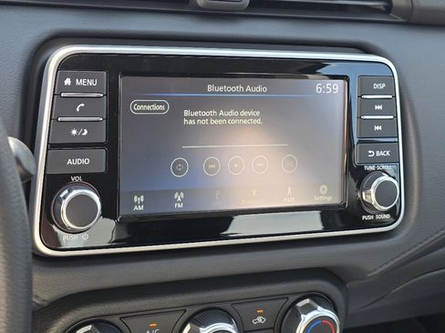 Used 2025 Nissan Versa S w/ Trunk Package image 15