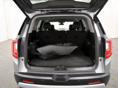 Used 2023 GMC Acadia SLT image 7