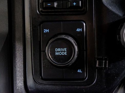 Used 2025 Ford F350 XLT image 25