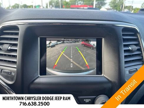 Used 2018 Jeep Grand Cherokee Laredo AWD/4WD image 33