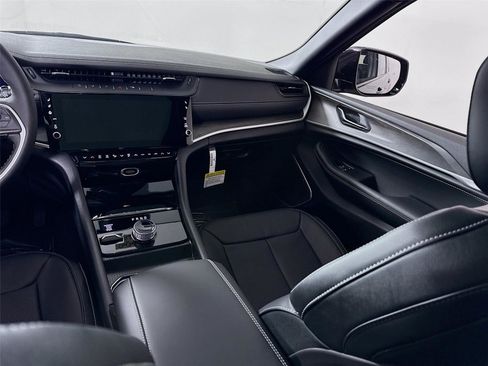 New 2026 Jeep Grand Cherokee Limited Reserve image 18