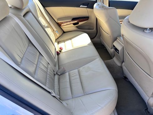 Used 2011 Honda Accord EX-L image 8