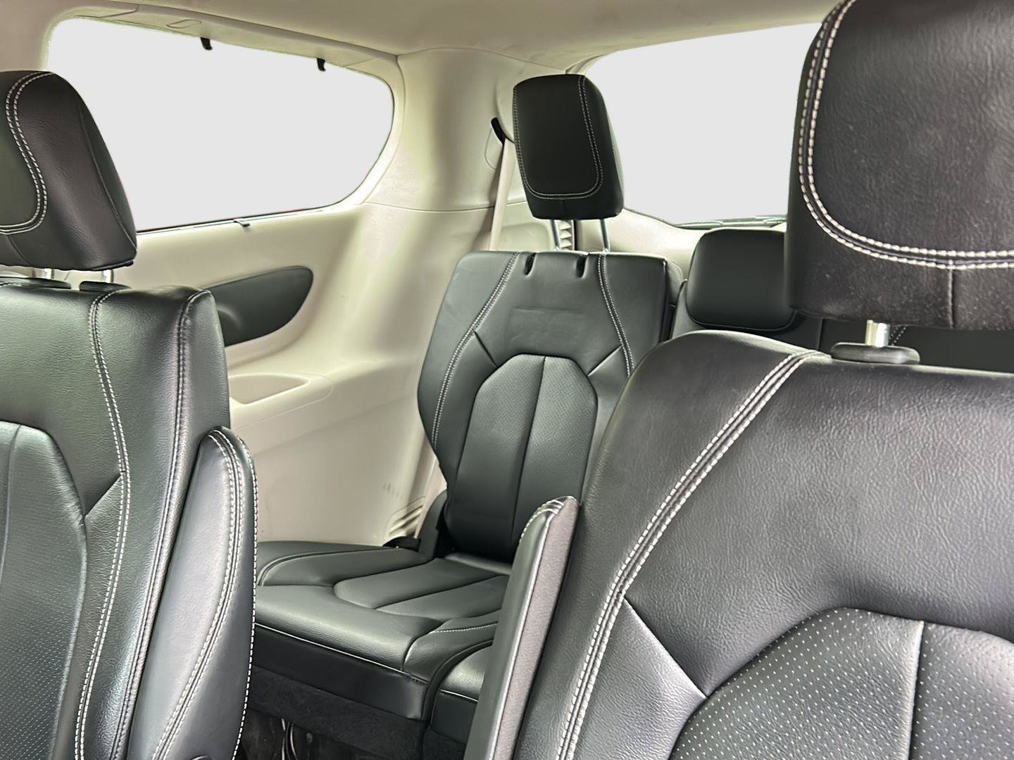 Used 2022 Chrysler Pacifica Touring-L FWD image 24