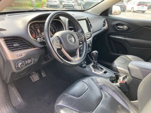 Used 2015 Jeep Cherokee Limited w/ Luxury Group AWD/4WD image 6