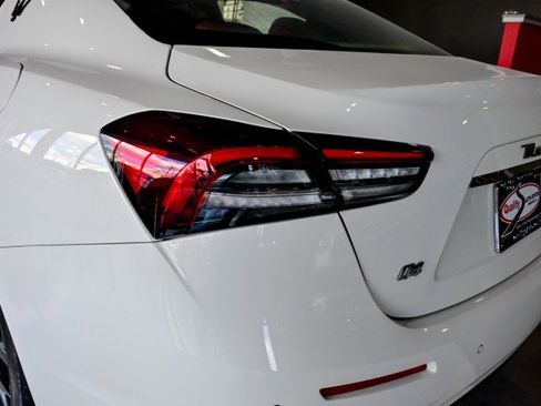 Used 2022 Maserati Ghibli Modena Q4 image 12