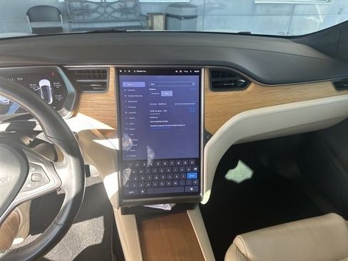 Used 2020 Tesla Model S Long Range Sedan image 7