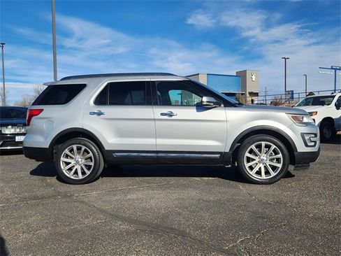 Used 2017 Ford Explorer Limited image 2