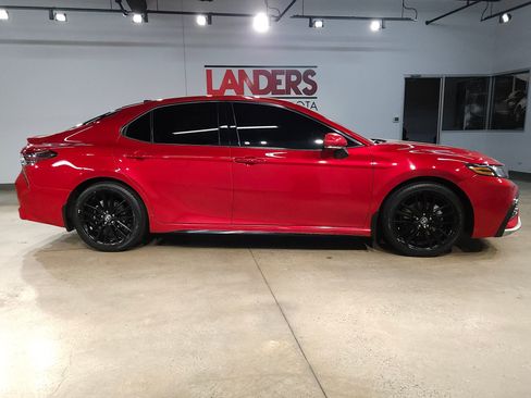 Used 2024 Toyota Camry XSE FWD image 8
