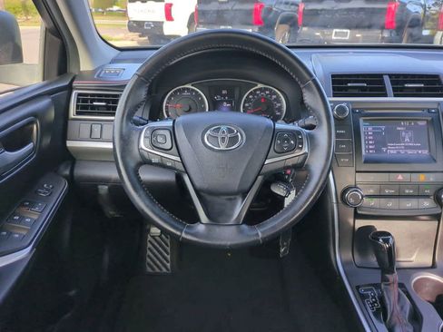 Used 2017 Toyota Camry SE image 15