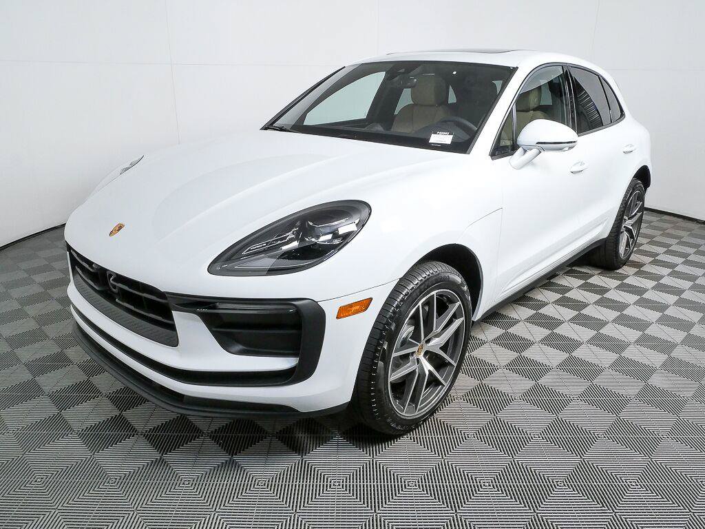 Certified 2026 Porsche Macan AWD/4WD image 1