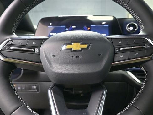 New 2026 Chevrolet Equinox EV LT image 18