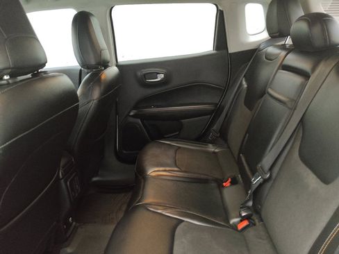 Used 2018 Jeep Compass Latitude w/ Popular Equipment Group image 18