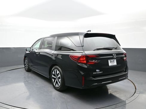 Certified 2025 Honda Odyssey EX-L image 8