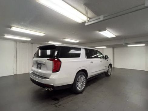 Certified 2023 GMC Yukon XL Denali w/ Denali Reserve Package AWD/4WD image 8