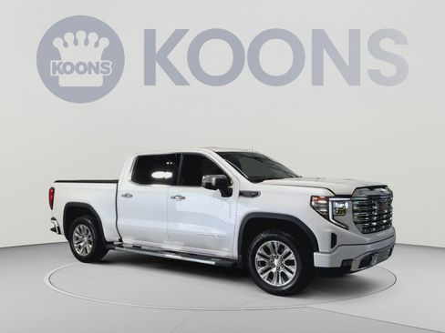 Used 2023 GMC Sierra 1500 Denali w/ Technology Package AWD/4WD image 2
