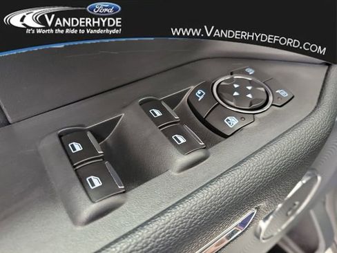 Used 2022 Ford Expedition Limited image 19