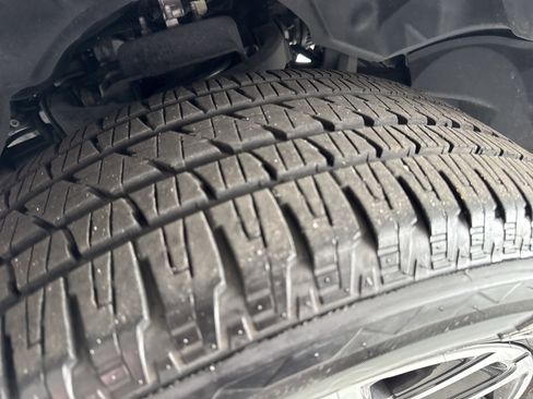 Used 2025 RAM 1500 Laramie w/ Sport Appearance Package AWD/4WD image 11