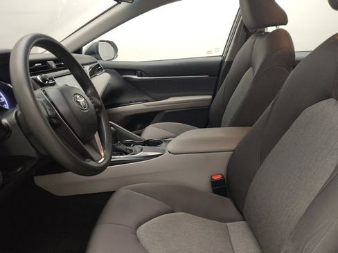 Used 2018 Toyota Camry LE FWD image 17