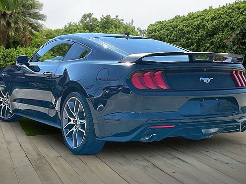 Used 2018 Ford Mustang Coupe image 12