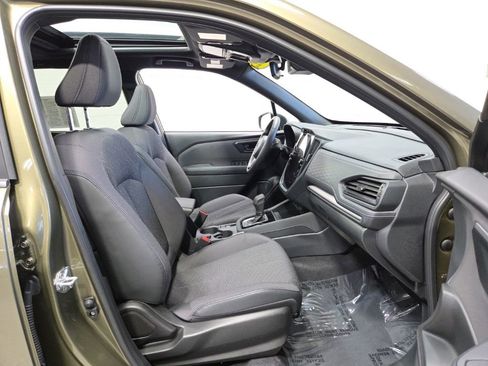 Used 2025 Subaru Forester Premium AWD/4WD image 10
