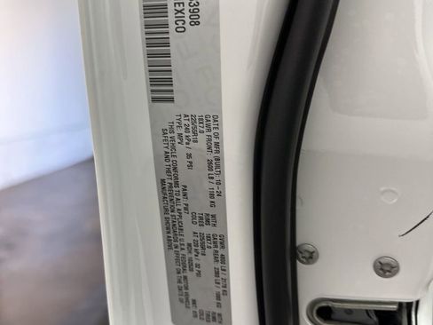 Used 2025 Jeep Compass Latitude w/ Altitude Special Edition image 33