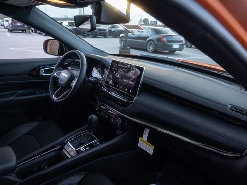 New 2026 Jeep Compass Latitude image 21