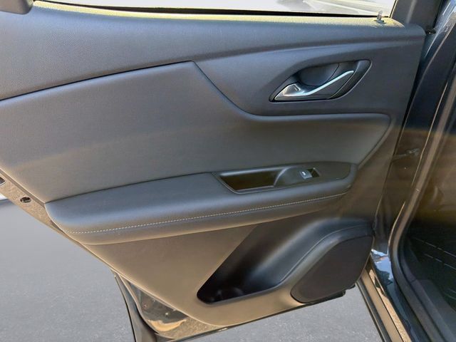 Used 2021 Chevrolet Blazer LT w/ LPO, Black Accent Package FWD image 13