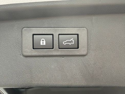 Used 2025 Subaru Outback Premium w/ Popular Package #1A image 30