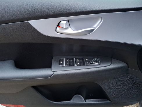 Used 2024 Kia Forte LXS image 12