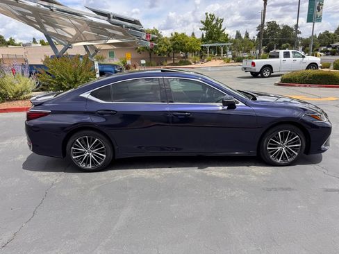 Used 2023 Lexus ES 300h w/ Premium Package FWD image 7