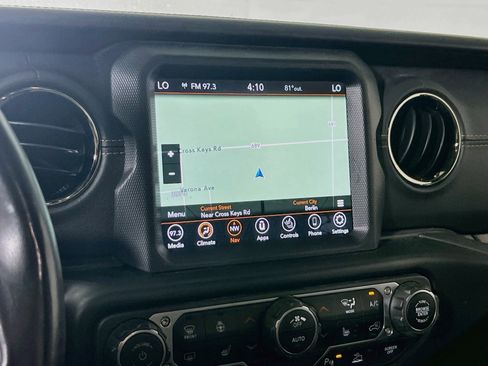 Used 2022 Jeep Gladiator Overland AWD/4WD image 13