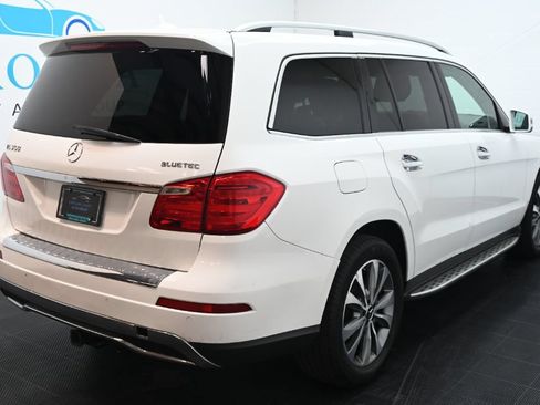 Used 2016 Mercedes-Benz GL 320 BlueTEC 4MATIC w/ Premium I Package image 3