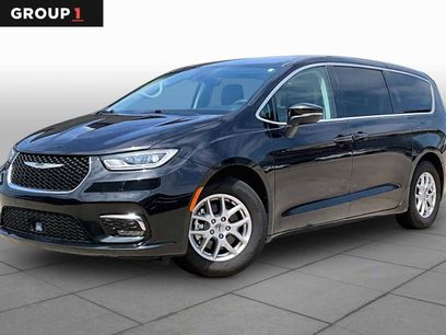 Used 2023 Chrysler Pacifica Touring-L