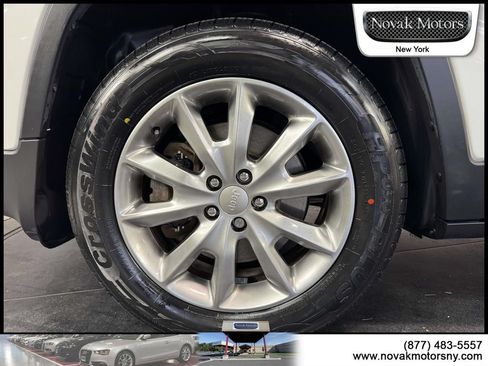 Used 2018 Jeep Cherokee Limited w/ Technology Group AWD/4WD image 9