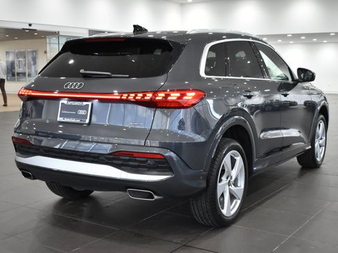 Used 2025 Audi Q5 Premium Plus w/ Premium Plus image 11