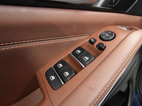 Used 2022 BMW X5 xDrive40i w/ Executive Package image 5