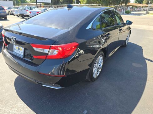 Used 2018 Honda Accord LX image 4