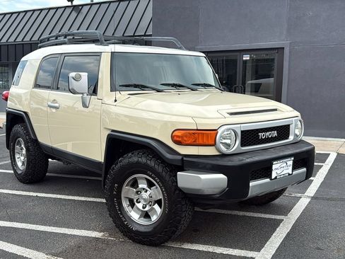 Used 2008 Toyota FJ Cruiser 4WD image 1