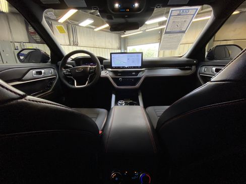 Used 2025 Ford Explorer ST-Line image 20