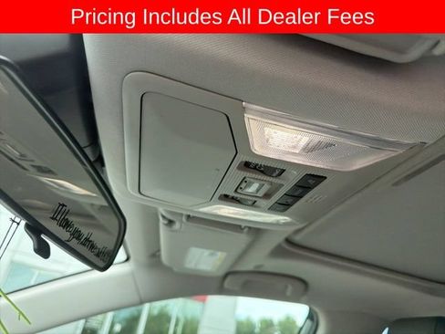 Used 2023 Toyota RAV4 XLE Premium AWD/4WD image 7