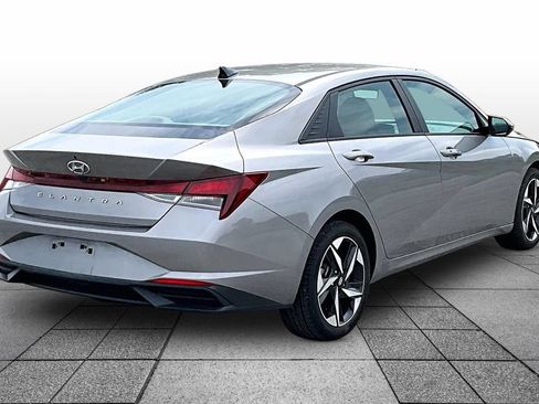 Used 2023 Hyundai Elantra SEL w/ Convenience Package FWD image 11