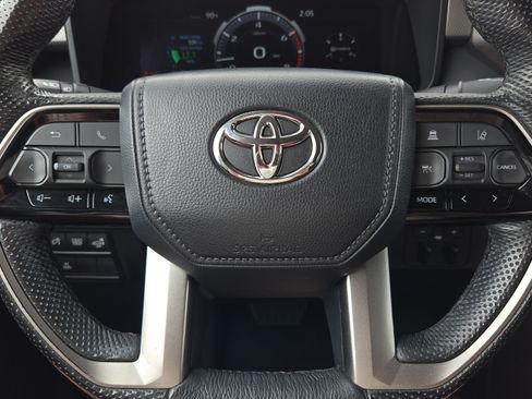 Used 2024 Toyota Tundra Limited AWD/4WD image 35