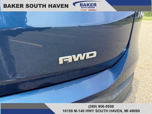 Used 2021 GMC Terrain SLE w/ Driver Convenience Package image 6