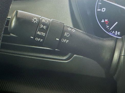 Used 2024 Subaru Crosstrek 2.0i Premium w/ Popular Package #4 image 12