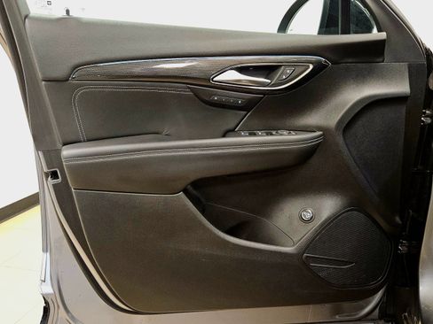 Used 2022 Buick Envision Essence w/ Sport Touring Package image 10