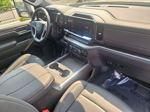 Used 2025 Chevrolet Silverado 2500 LTZ w/ LTZ Plus Package AWD/4WD image 10