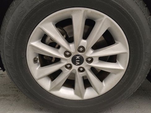 Used 2019 Kia Sorento L FWD image 31