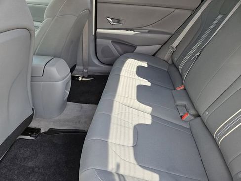 Used 2024 Hyundai Elantra SEL image 28